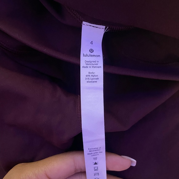 LULULEMON WUNDER TRAIN 25" - SIZE 4 - Picture 4 of 4